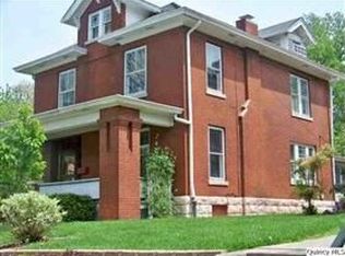 417 S 14th St, Quincy, IL 62301