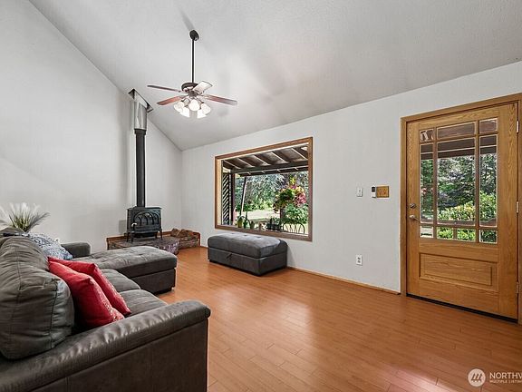 3rd image of 3105 347th Street S