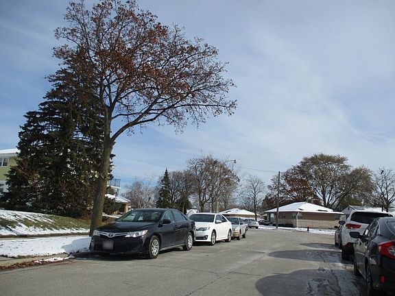 5th image of 8329 W Courtland Ave