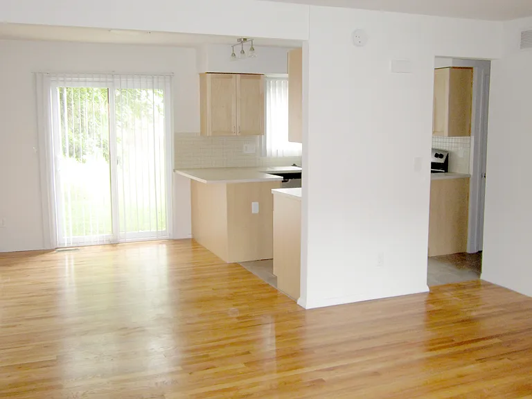 3523 Kent Ct — Photo 3
