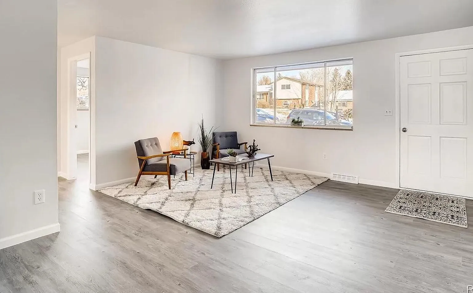2 bed, 900 sqft, $2,000 — Photo 1