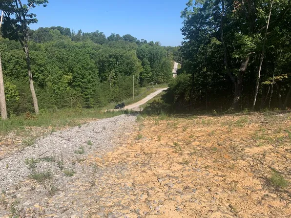 12 Peaceful Ln, Spencer, TN 38585