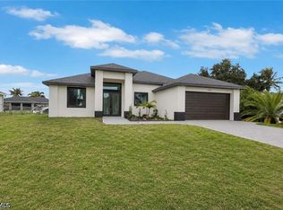 2208 NE 9th Ave, Cape Coral, FL 33909