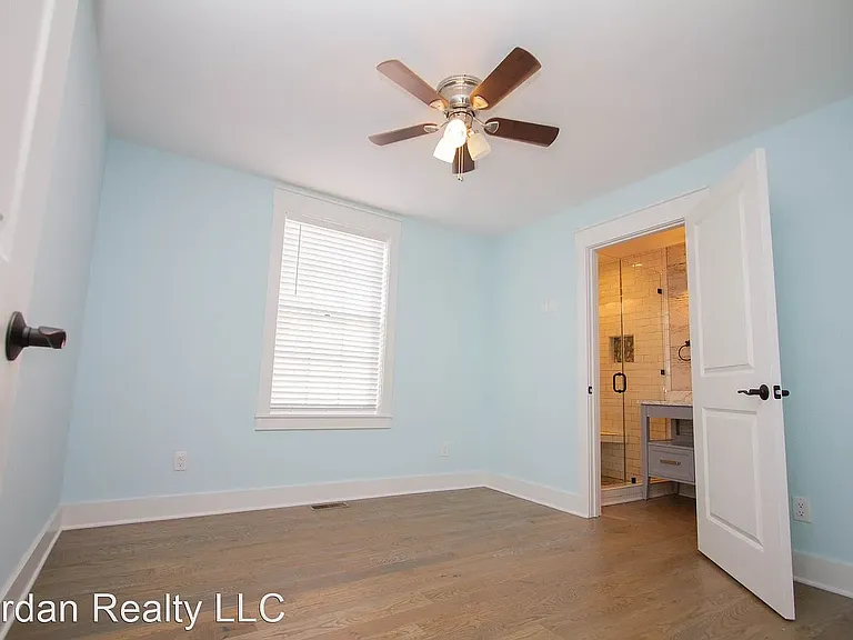 132 Romney St #A — Photo 15