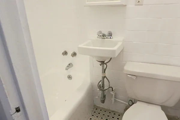 Rented by Manhattan Best Realty, Inc. | media 10