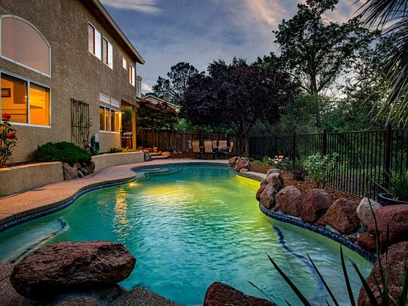 2nd image of 4712 Corona Cir
