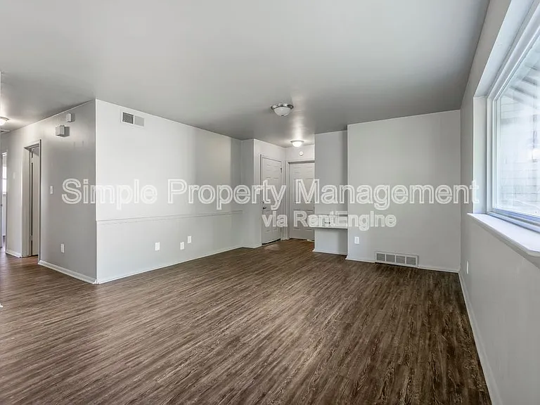 3221 Beechwood Dr — Photo 4