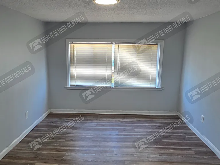 4188 Buckingham Ave — Photo 8
