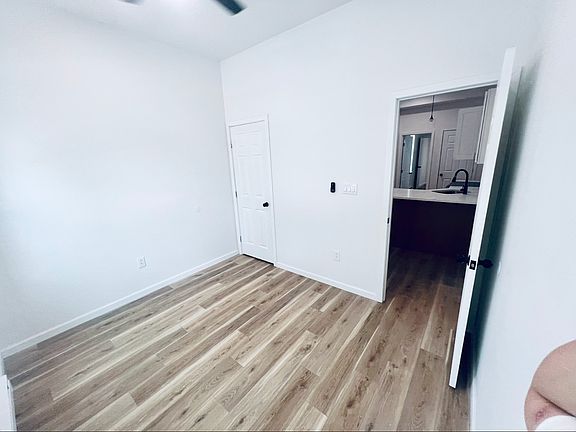 4th image of 3107 N 9th St Floor 1