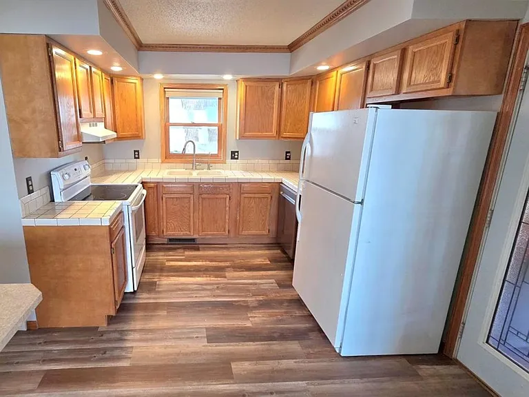 816 Starr Ave — Photo 4