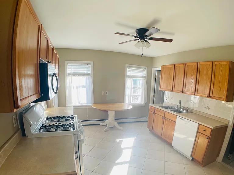 634 East St #2 — Photo 2