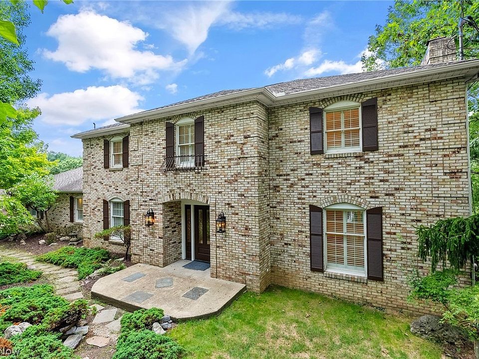 1st image of 110 Oakwood Pl