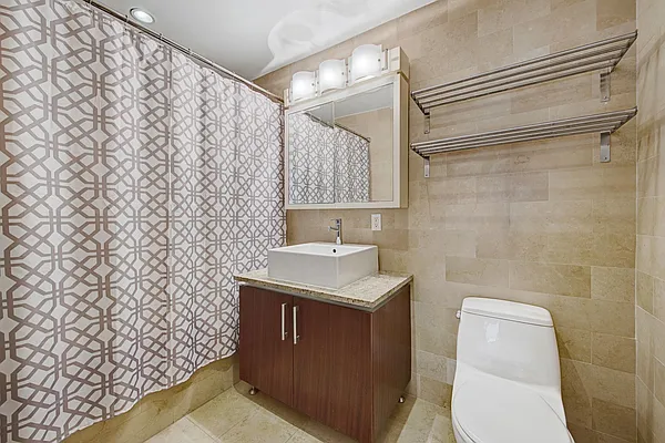 Rented by Compass | media 25