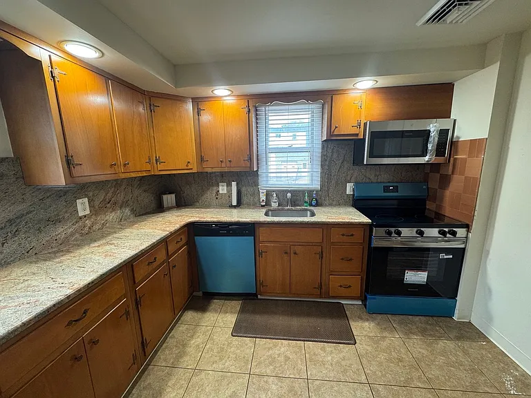 1131 Trewellyn Ave — Photo 12