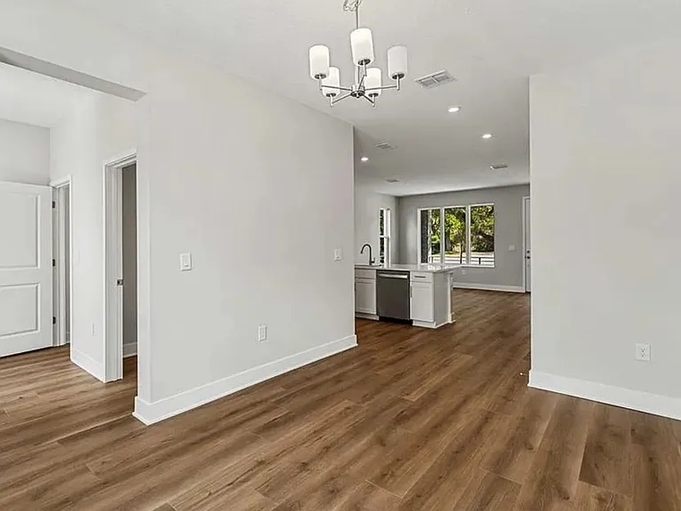 1005 W Cypress St — Photo 3