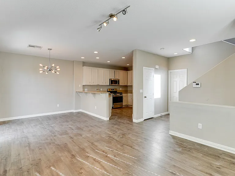 8356 Creek Canyon Ave — Photo 5
