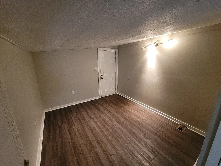 657 James Ave — Photo 7