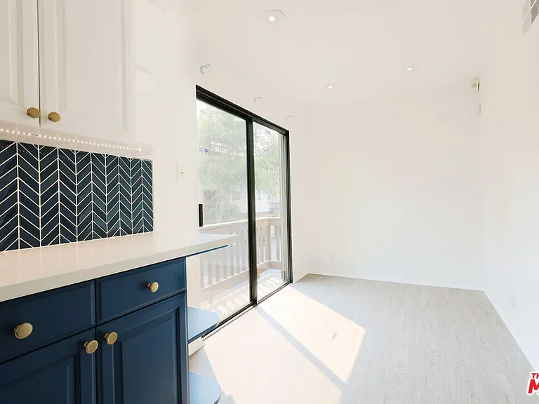 21821 Burbank Blvd #151 — Photo 18
