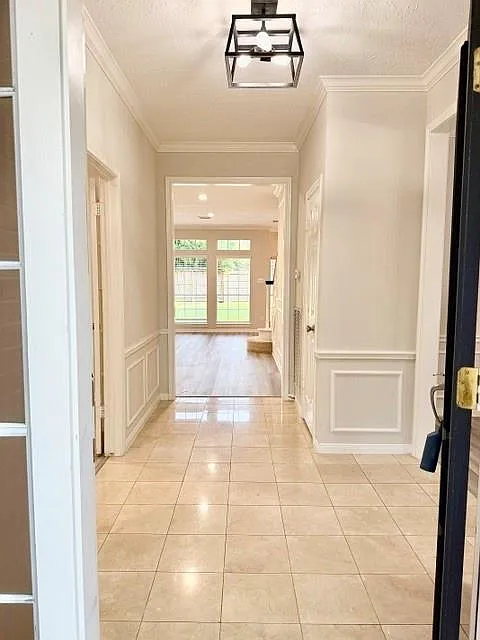 Building Photo - 4226 Roaring Rapids Dr