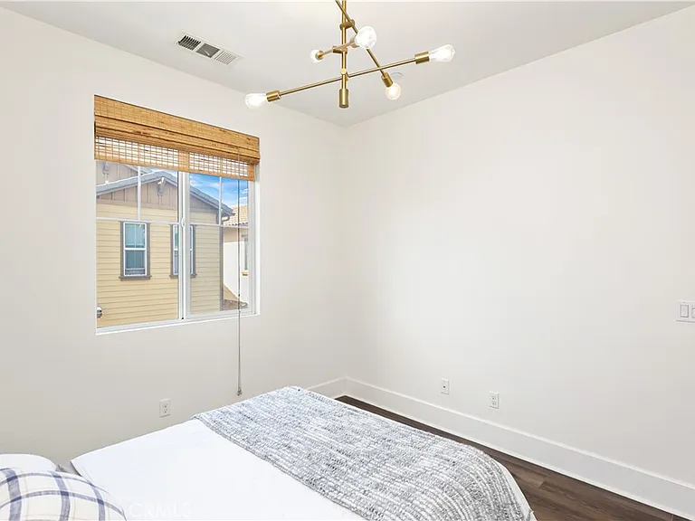 793 Banyan Way — Photo 19