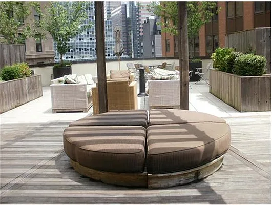 Rented by Platinvm Property Group New York | media 2