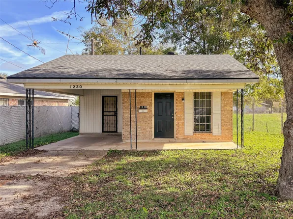 1230 Beverly St, Bossier City, LA 71112