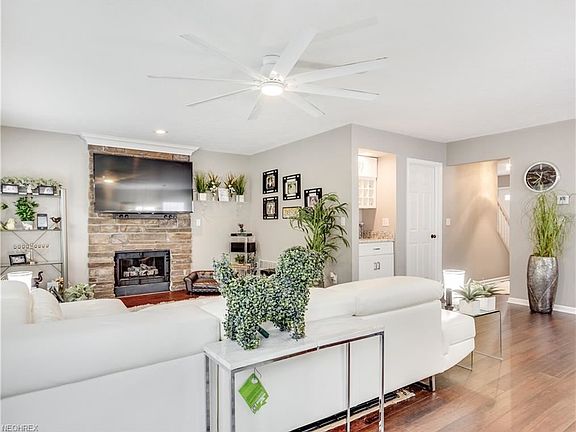 4th image of 10254 Brighton Cir #28