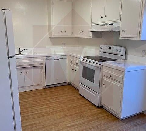 3rd image of 3754 San Remo Dr APT 19