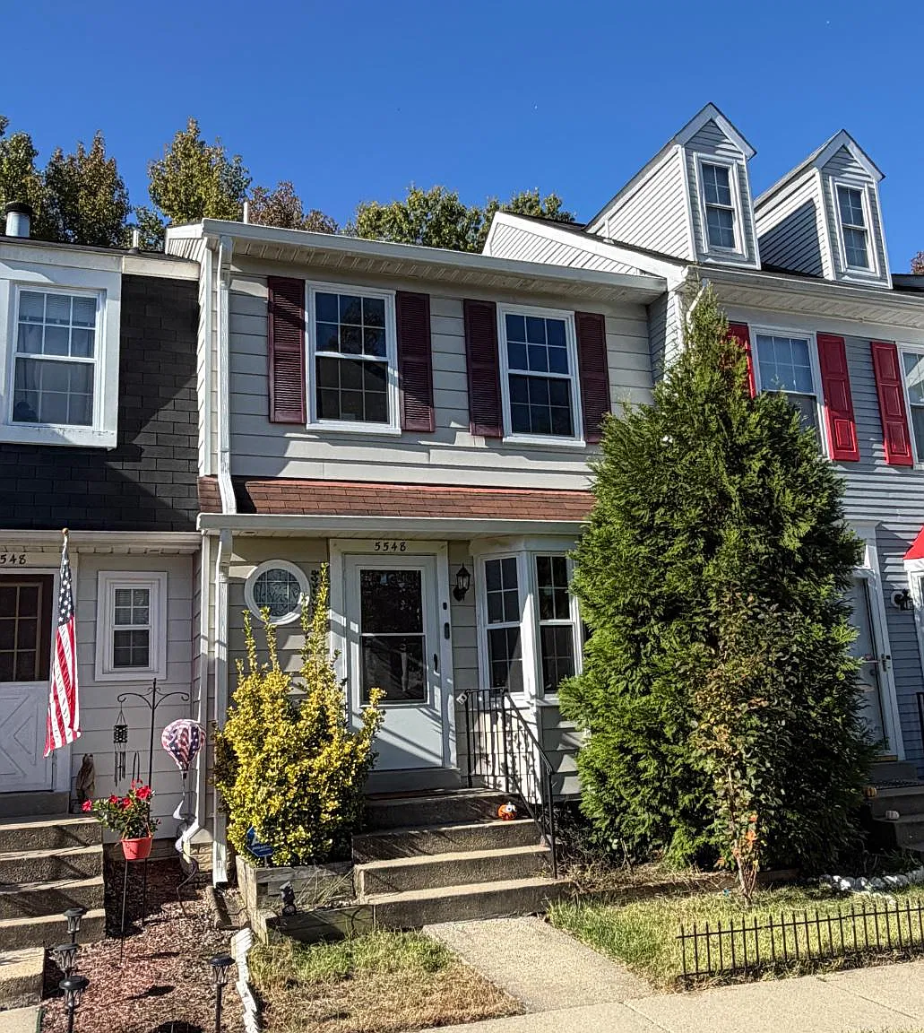 2 bed, 2.0 bath, 1320 sqft, $2,695 — Photo 2