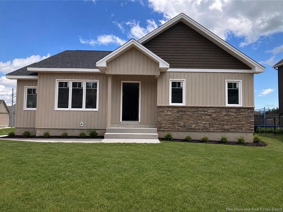 1st image of 115 Carrington Dr