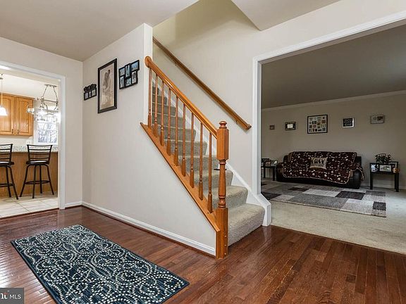 5th image of 4 Sunrise Valley Ct