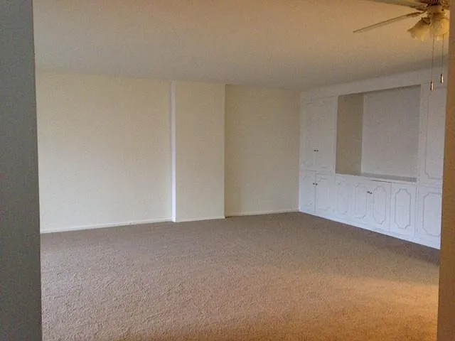 Highland Towers — Photo 27