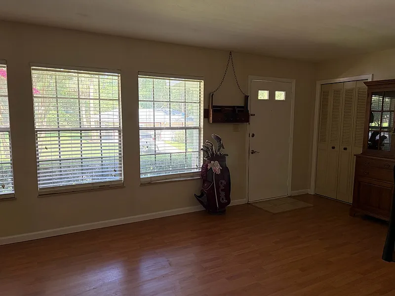 3 bed, 2.0 bath, 1450 sqft, $1,700 — Photo 3