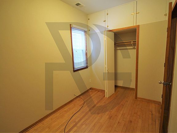 3rd image of 1520 W Melrose St #2FRONT