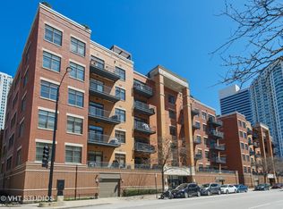 560 W Fulton St APT 601, Chicago, IL 60661