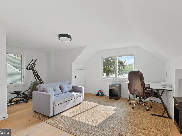 101 Lakeshore Dr — Photo 16