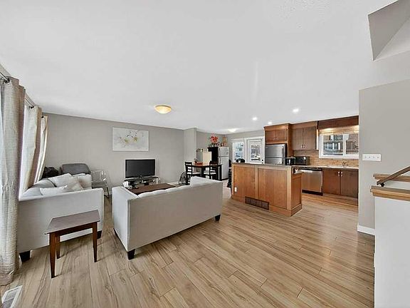 2nd image of 10 E Trent Rd W