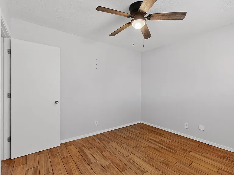 225 Hanosh Ct SE #3 — Photo 16