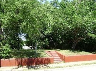 219 NE 5th St, Grand Prairie, TX 75050