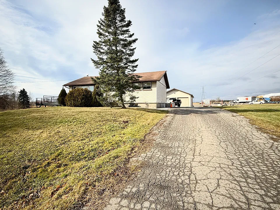 3260 Ferris Rd