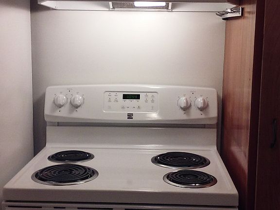 Brand new stove & hood 10/1