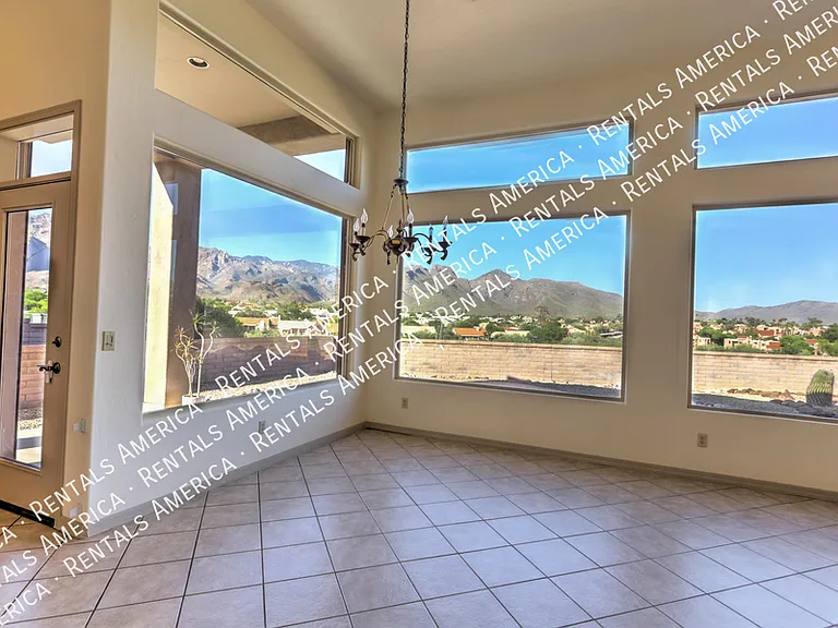 5032 N Valley Shadows Pl — Photo 4
