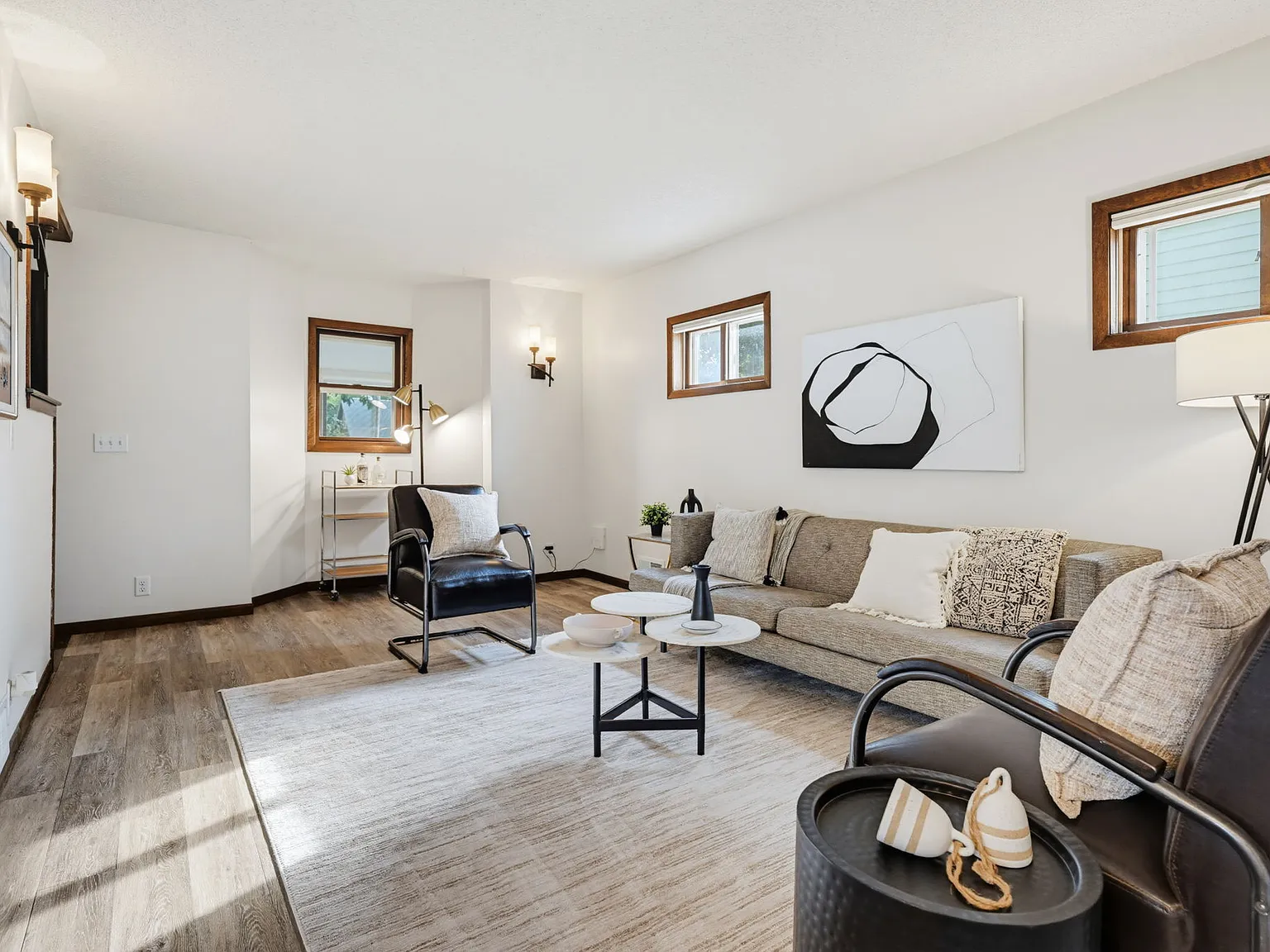 2 bed, 1098 sqft, $2,100 — Photo 4