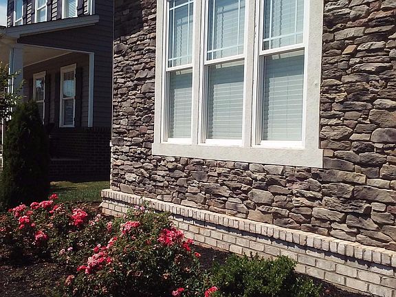 3rd image of 1348 Helmsdale Dr