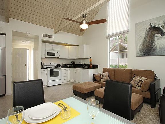 Dinning table, expandable to 6ppl