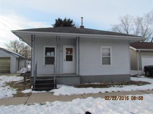 709 3rd St NW, Independence, IA 50644