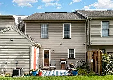 459 Stonehedge Ln — Photo 4