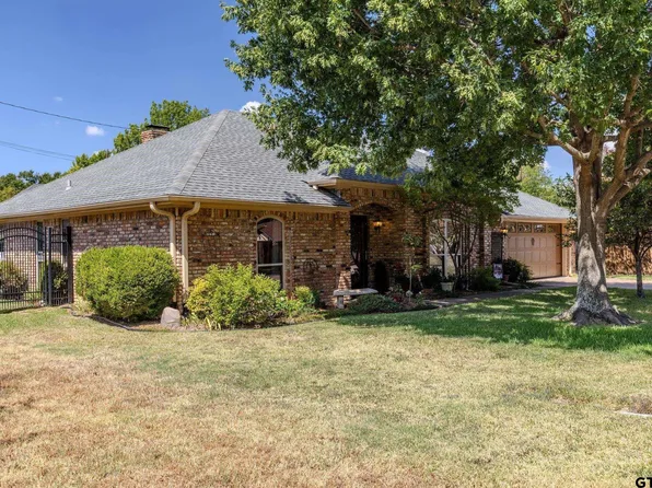1200 Melony Dr, Sulphur Springs, TX 75482