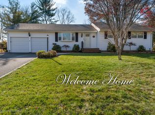 43 Chestnut Ridge Rd, Holmdel, NJ 07733