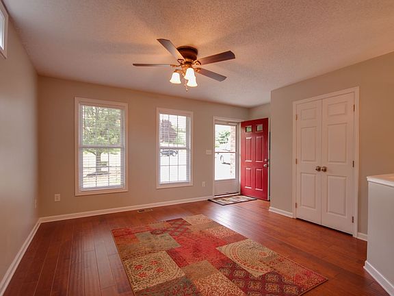 3rd image of 3566 Dawn Dr